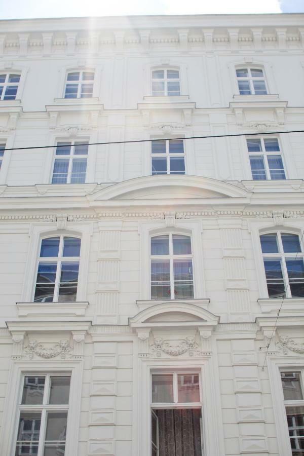 Studio Apartments Opera - Mai'S Apartments Vienna Exterior photo